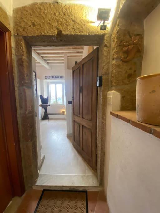 La Sorpresa Sul Bastione With Panoramic Balcony Lejlighed Pitigliano Eksteriør billede